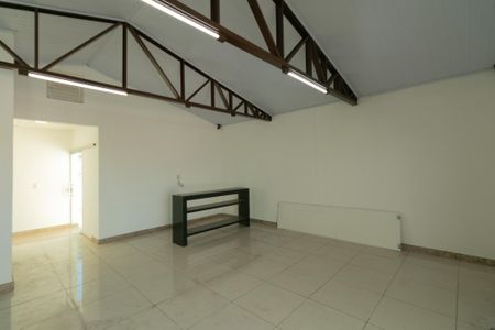 Casa à venda com 140m², 4 quartos e 3 vagas Casa à venda com 140m², 4 quartos e 3 vagasVaranda gourmet