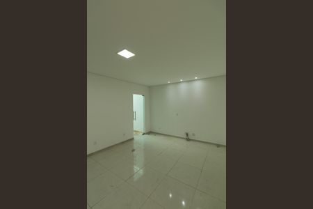 Casa à venda com 140m², 4 quartos e 3 vagas Casa à venda com 140m², 4 quartos e 3 vagasSala