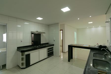 Casa à venda com 140m², 4 quartos e 3 vagas Casa à venda com 140m², 4 quartos e 3 vagasCozinha