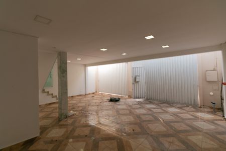 Casa à venda com 140m², 4 quartos e 3 vagas Casa à venda com 140m², 4 quartos e 3 vagasGaragem