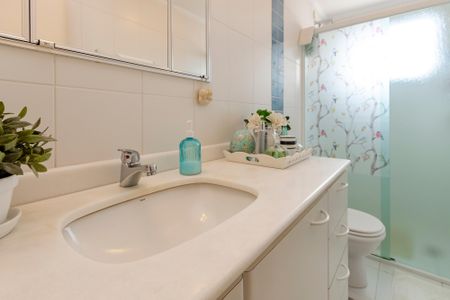 Apartamento à venda com 115m², 3 quartos e 2 vagas Apartamento à venda com 115m², 3 quartos e 2 vagasBanheiro