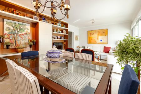 Apartamento à venda com 115m², 3 quartos e 2 vagas Apartamento à venda com 115m², 3 quartos e 2 vagasSala