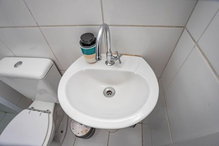 Apartamento à venda com 48m², 2 quartos e 1 vaga Apartamento à venda com 48m², 2 quartos e 1 vagaBanheiro social