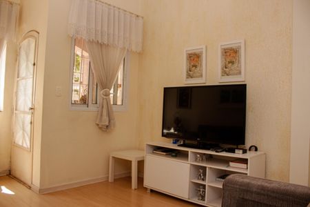 Casa à venda com 106m², 2 quartos e sem vaga Casa à venda com 106m², 2 quartos e sem vagaSala