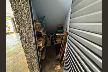 Casa à venda com 400m², 8 quartos e 5 vagasDespensa 1 - garagem - 1° Andar