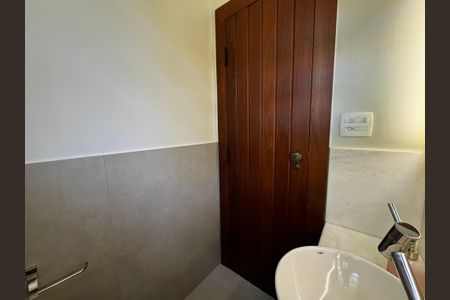 Casa à venda com 400m², 8 quartos e 5 vagasBanheiro 2
