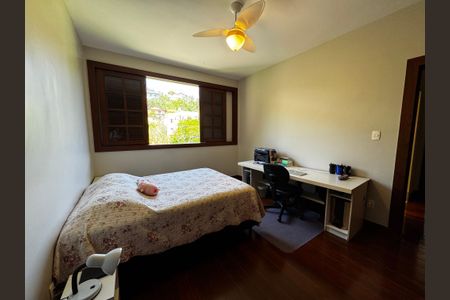 Casa à venda com 400m², 8 quartos e 5 vagasQuarto 1