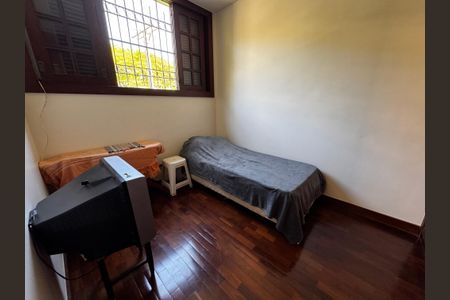 Casa à venda com 400m², 8 quartos e 5 vagasQuarto 4