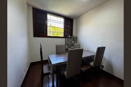 Casa à venda com 400m², 8 quartos e 5 vagasQuarto 6