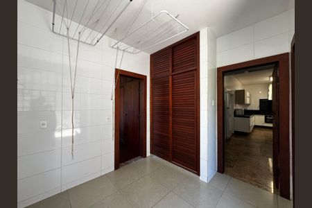 Casa à venda com 400m², 8 quartos e 5 vagasÁrea de Serviço