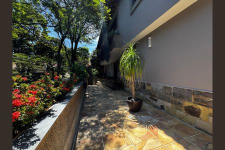 Casa à venda com 400m², 8 quartos e 5 vagasVaranda