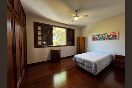 Casa à venda com 400m², 8 quartos e 5 vagasSuíte 2