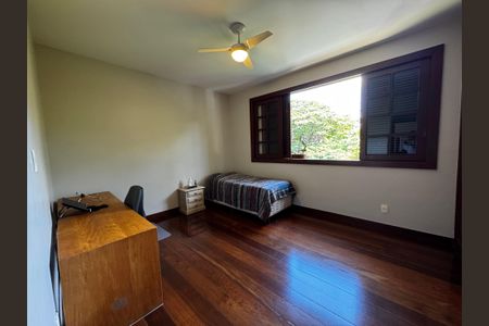 Casa à venda com 400m², 8 quartos e 5 vagasQuarto 2