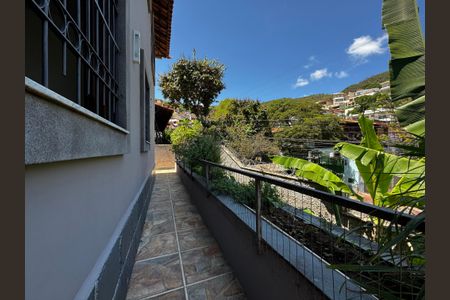 Casa à venda com 400m², 8 quartos e 5 vagasVaranda