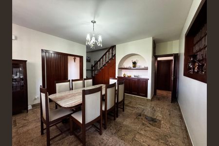 Casa à venda com 400m², 8 quartos e 5 vagasSala de Jantar