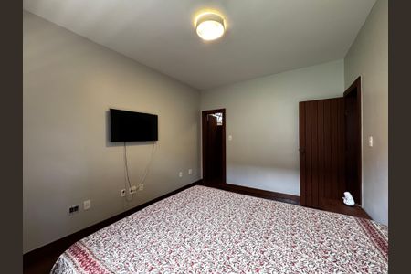 Casa à venda com 400m², 8 quartos e 5 vagasSuíte 1