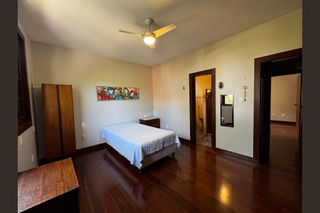 Casa à venda com 400m², 8 quartos e 5 vagasSuíte 2