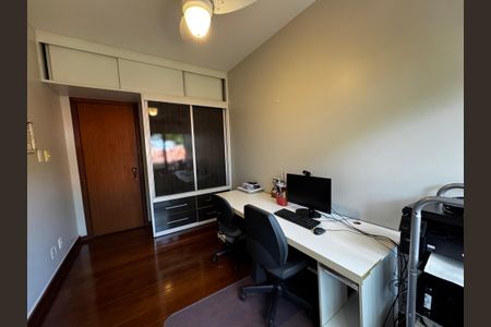 Casa à venda com 400m², 8 quartos e 5 vagasQuarto 3