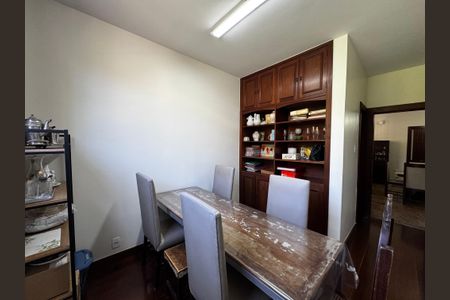 Casa à venda com 400m², 8 quartos e 5 vagasQuarto 6