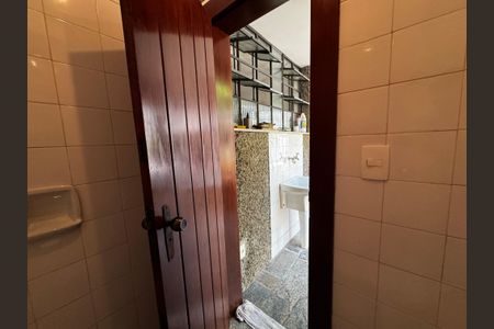 Casa à venda com 400m², 8 quartos e 5 vagasBanheiro 4