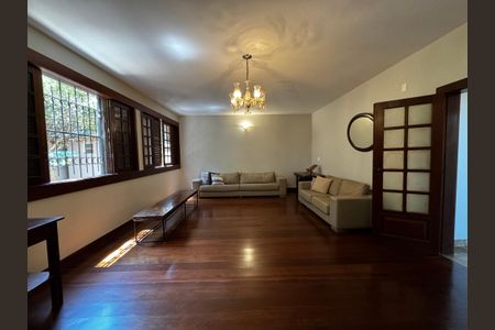 Casa à venda com 400m², 8 quartos e 5 vagasSala 