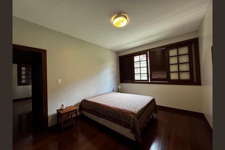 Casa à venda com 400m², 8 quartos e 5 vagasSuíte 1