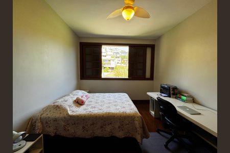 Casa à venda com 400m², 8 quartos e 5 vagasQuarto 1