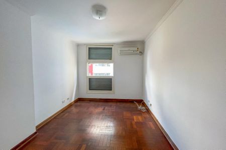Apartamento à venda com 109m², 4 quartos e 1 vagaQuarto 2