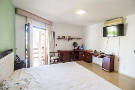 Casa de condomínio para alugar com 480m², 4 quartos e 6 vagasSuíte 3