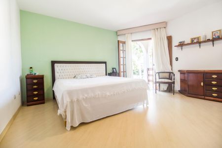 Casa de condomínio para alugar com 480m², 4 quartos e 6 vagasSuíte 3