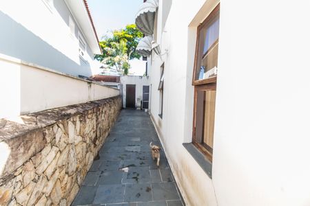 Casa de condomínio para alugar com 480m², 4 quartos e 6 vagasCorredor