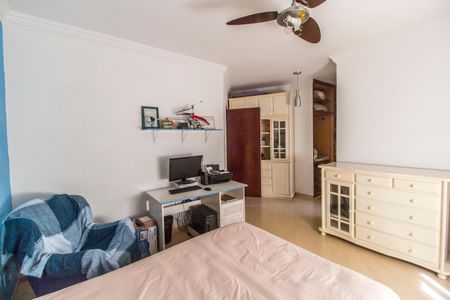 Casa de condomínio para alugar com 480m², 4 quartos e 6 vagasSuíte 4