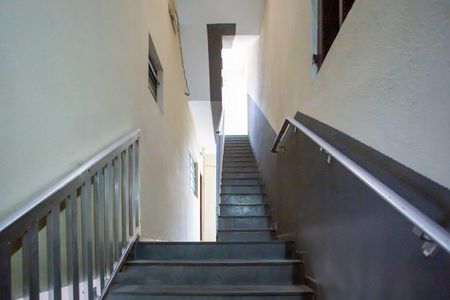 Apartamento para alugar com 82m², 2 quartos e 1 vagaEscada