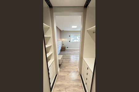 Apartamento à venda com 165m², 3 quartos e 4 vagasSuíte 1 Closet