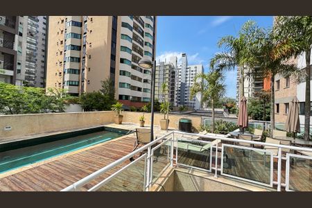Apartamento à venda com 165m², 3 quartos e 4 vagasÁrea comum - Piscina