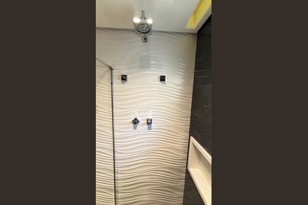 Apartamento à venda com 165m², 3 quartos e 4 vagasBanheiro da Suíte 1