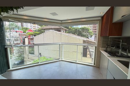 Apartamento à venda com 165m², 3 quartos e 4 vagasVaranda