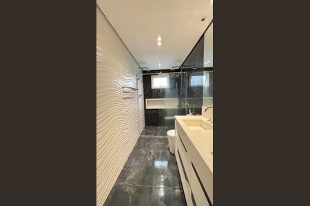 Apartamento à venda com 165m², 3 quartos e 4 vagasBanheiro da Suíte 1