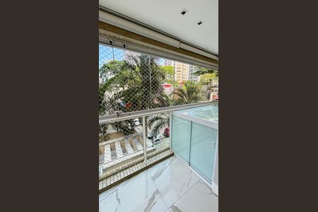 Apartamento à venda com 165m², 3 quartos e 4 vagasSala - Lareira Varanda