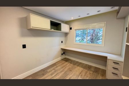 Apartamento à venda com 165m², 3 quartos e 4 vagasSuíte 2