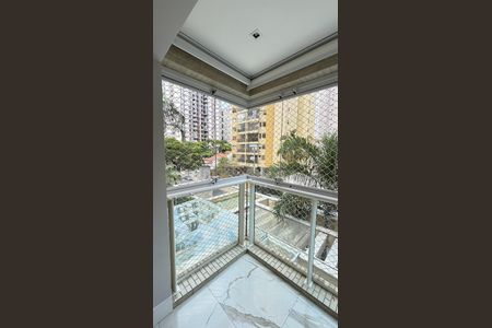 Apartamento à venda com 165m², 3 quartos e 4 vagasSala - Lareira Varanda