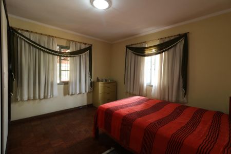 Casa à venda com 384m², 4 quartos e 2 vagasQuarto 3