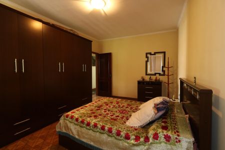 Casa à venda com 384m², 4 quartos e 2 vagasQuarto 4