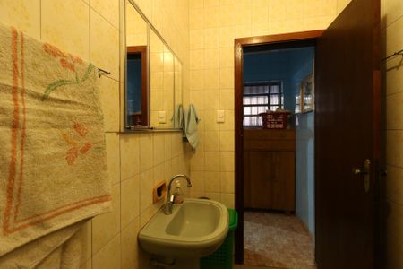 Casa à venda com 384m², 4 quartos e 2 vagasBanheiro 2