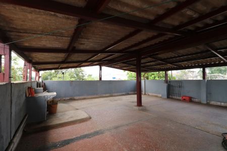 Casa à venda com 384m², 4 quartos e 2 vagasTerraço