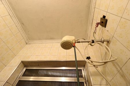 Casa à venda com 384m², 4 quartos e 2 vagasBanheiro 2 - Chuveiro