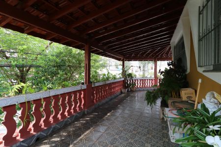 Casa à venda com 384m², 4 quartos e 2 vagasVaranda