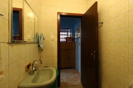 Casa à venda com 384m², 4 quartos e 2 vagasBanheiro 2