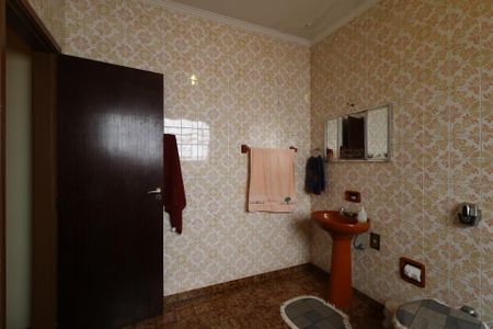 Casa à venda com 384m², 4 quartos e 2 vagasBanheiro 1