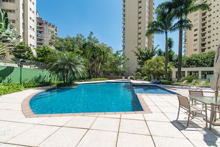 Apartamento para alugar com 342m², 4 quartos e 4 vagas Apartamento para alugar com 342m², 4 quartos e 4 vagasPiscina